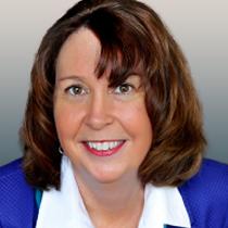 portrait of Erin MacLellan