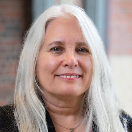 Photo portrait of author Susan Neale