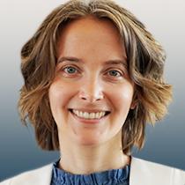 portrait of Holly Henly