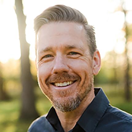 Photo portrait of Matt Stoessner